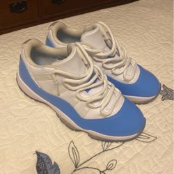 Jordan 11 Low Unc