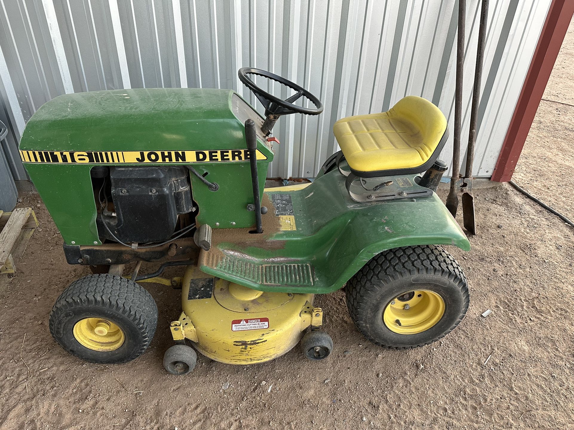 John Deere 116 Garden Tractor