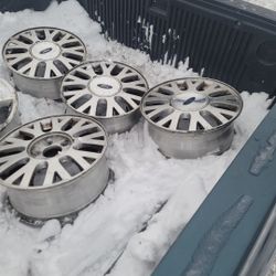 16 Inch Ford Aluminum Wheels From A 2005 Ford Crown Victoria 