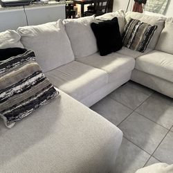 Cambri 2 Piece Sectional 