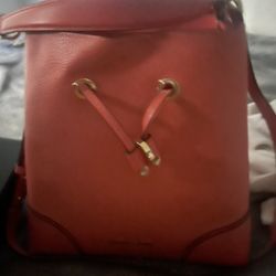 Michael Kors Med Shoulder Bucket Bag