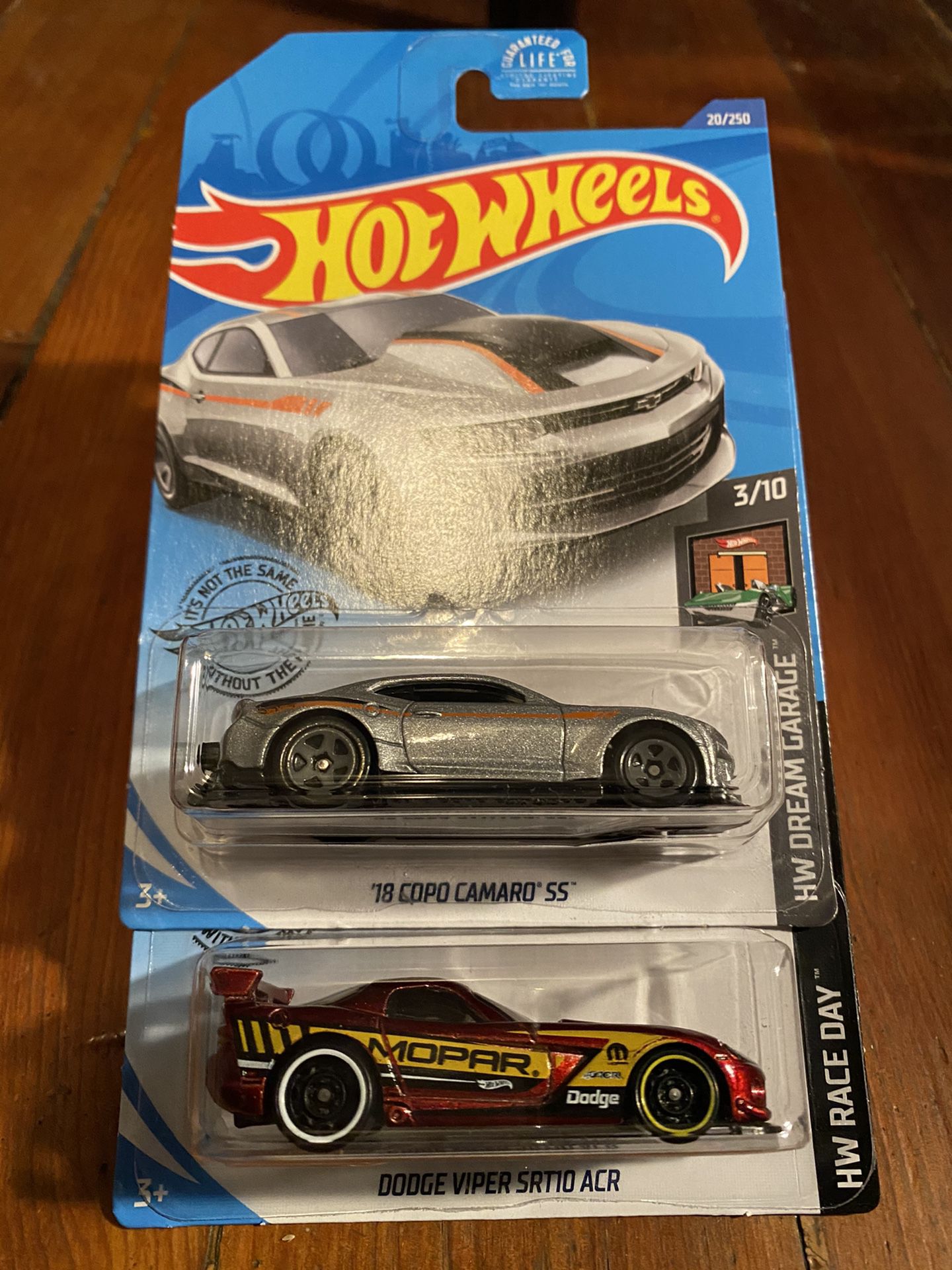 Hot wheels camaro as Dodge Viper srt