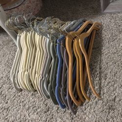 42 Felt Velvet Hangers 