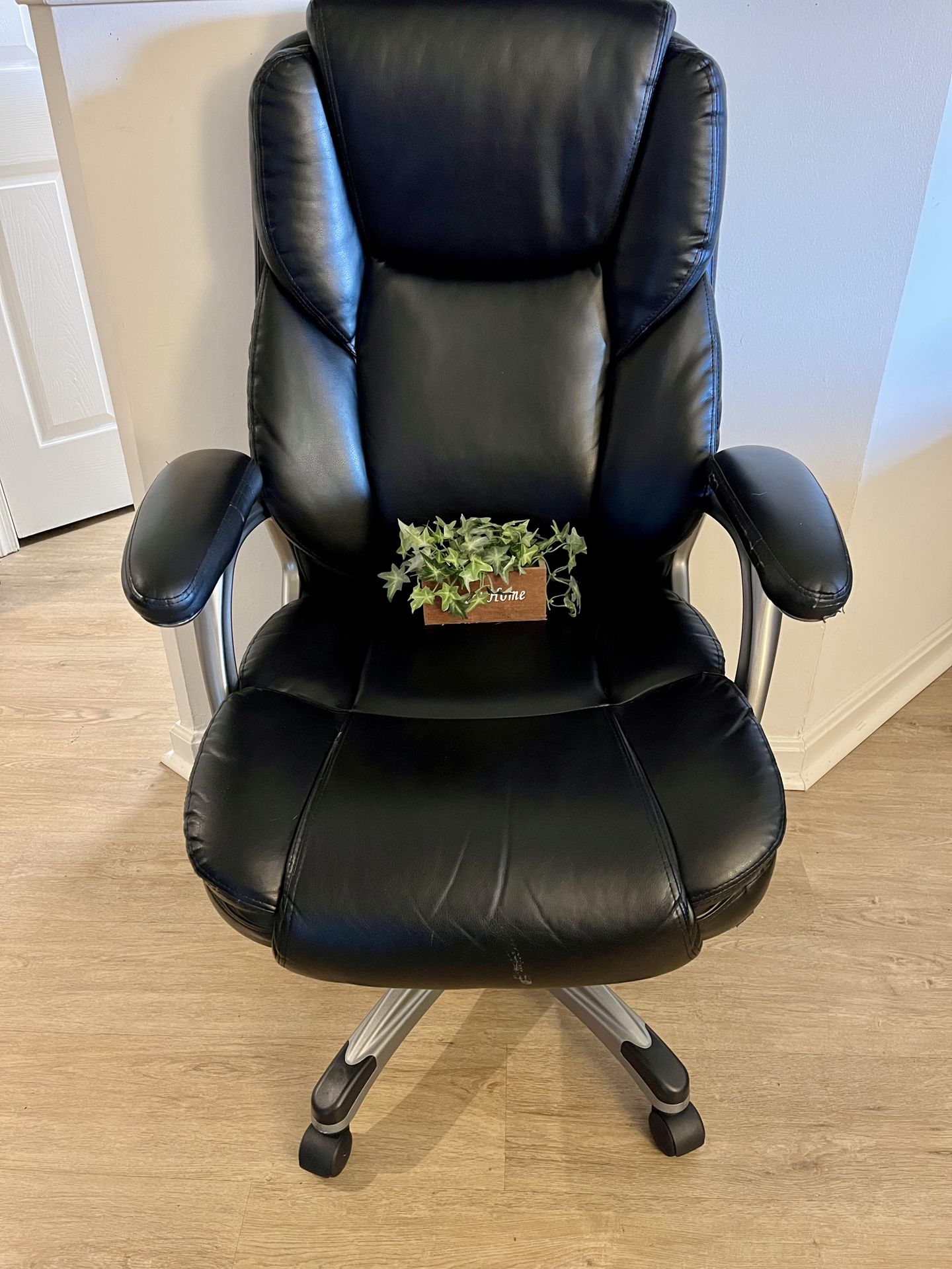 Executive computer chair