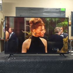 43 Inch TCL Roku 4k Smart Beautiful Tv Comes With Remote Control Shows Great Picture Works Perfect Guaranteed 