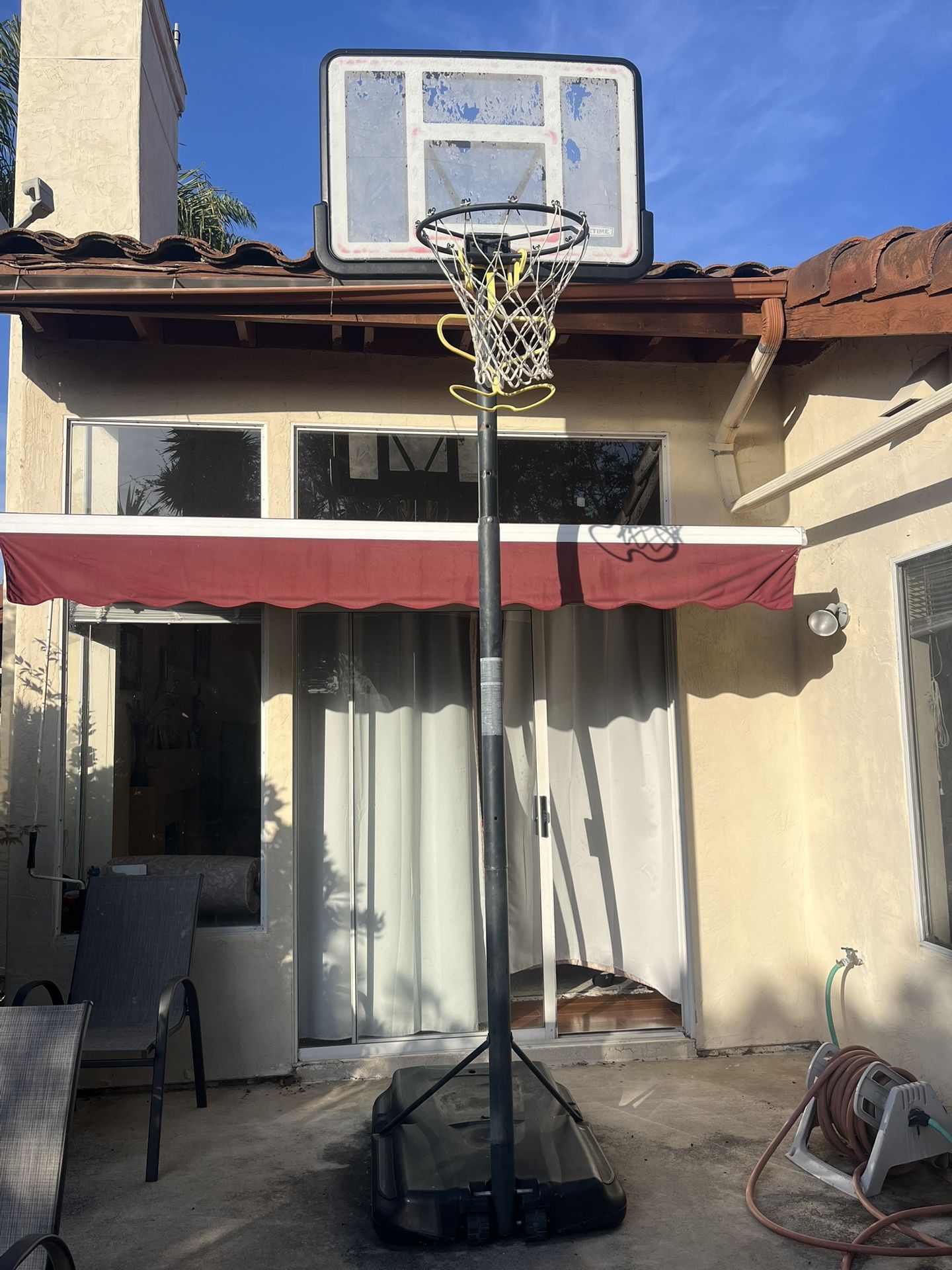 Lifetime Basketball Hoop
