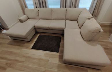 Ashley Bresslyn Sectional – Excellent Condition – $639 [Stores $2K+]