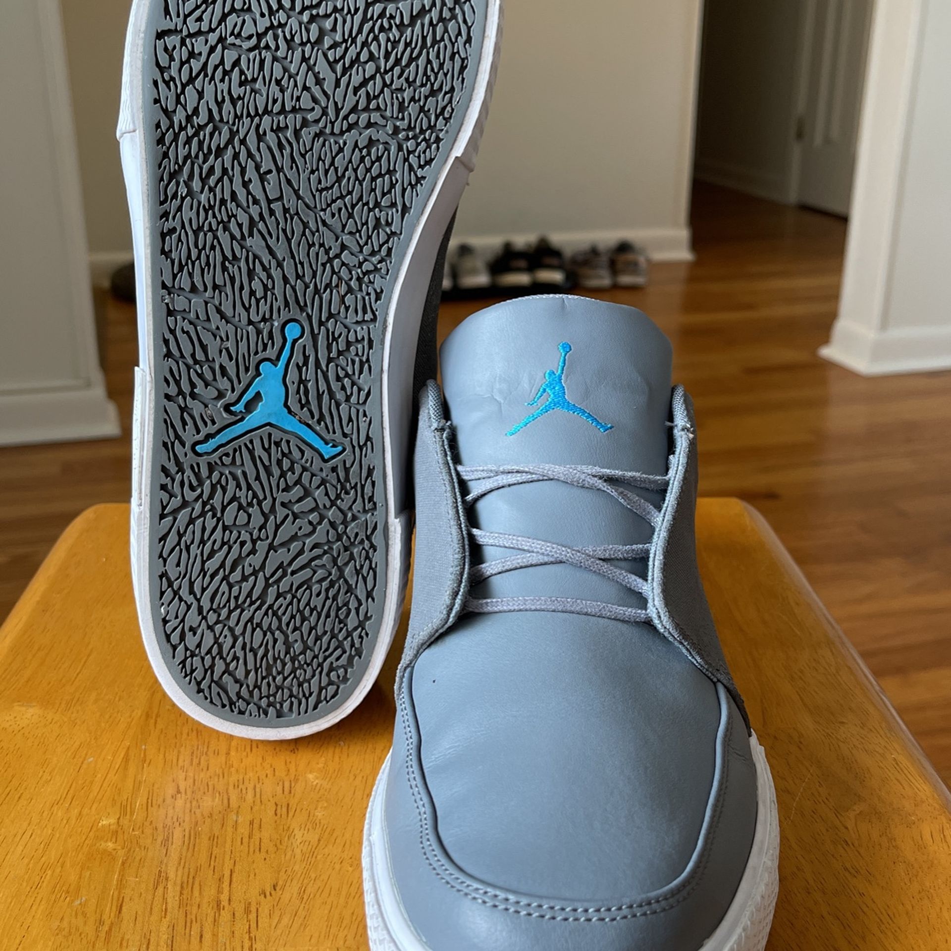 ALMOST NEW CONDITION AIR JORDAN V. 5 GROWN LOWs size 12 Men for Sale in Indianapolis IN OfferUp