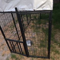 Enclosed Dog Kennel 