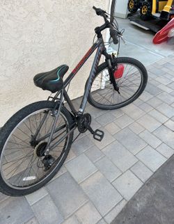 Schwinn Sandpoint mountain bike 27.5 inch tires 