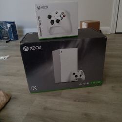 White Xbox Series X 1TB  2controllers Brand New