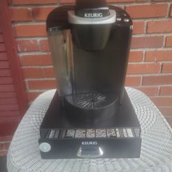 Keurig Machine with K Cups storage tray