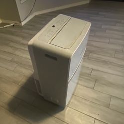 Whirlpool BTU Portable Air Conditioner