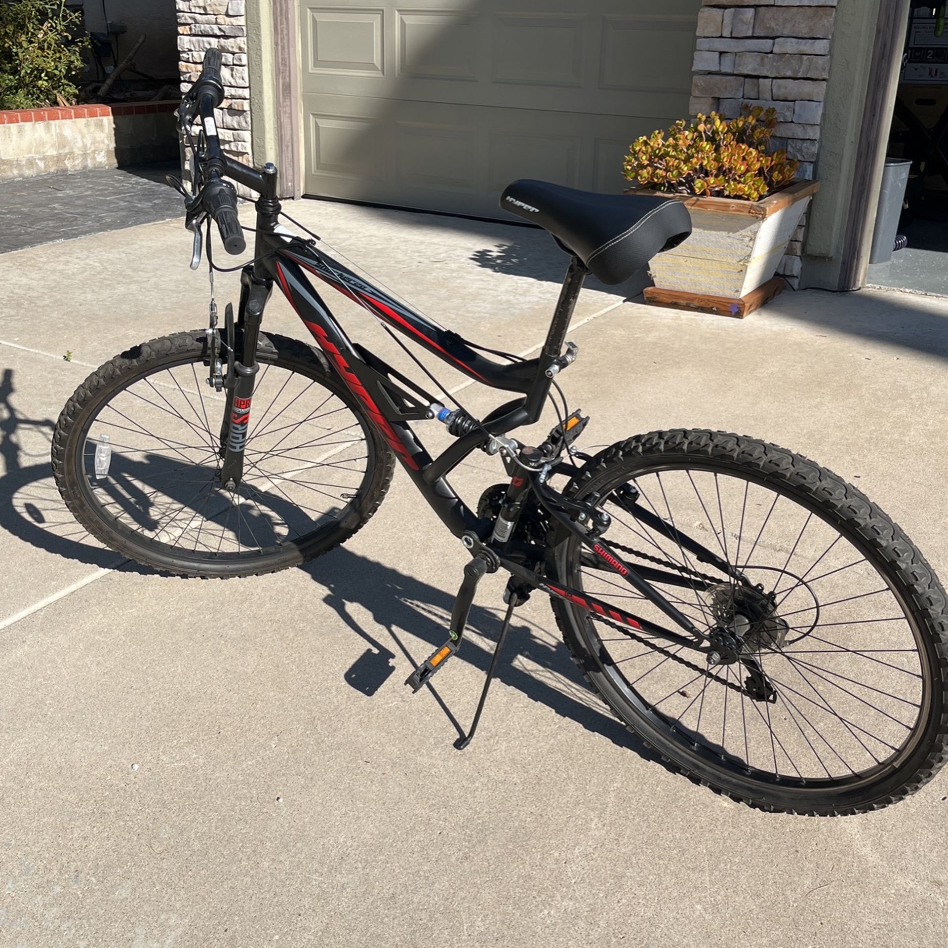 26" Hyper Shocker Men's Bike Suspension Steel Frame with Suspension