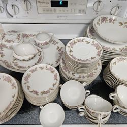 Woodcrest China Set