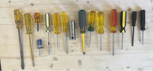 Vintage Tool Collection : 14 Piece Screwdriver Collection Including: Pair Of Fuller , Pair Of Rosco, Stanley, Irwin, Amalite, Sears, Insulated Commerc