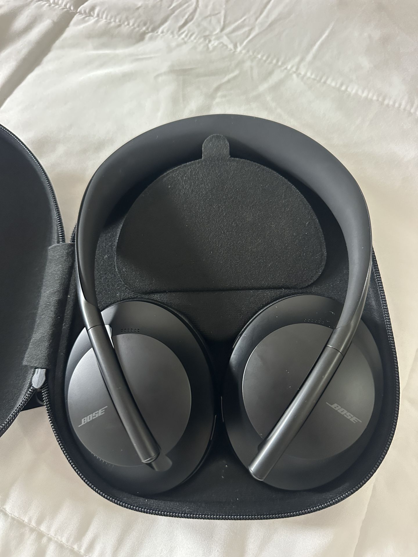 BOSE Headphones 700