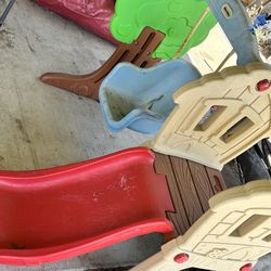 Small play sets SEND OFFER