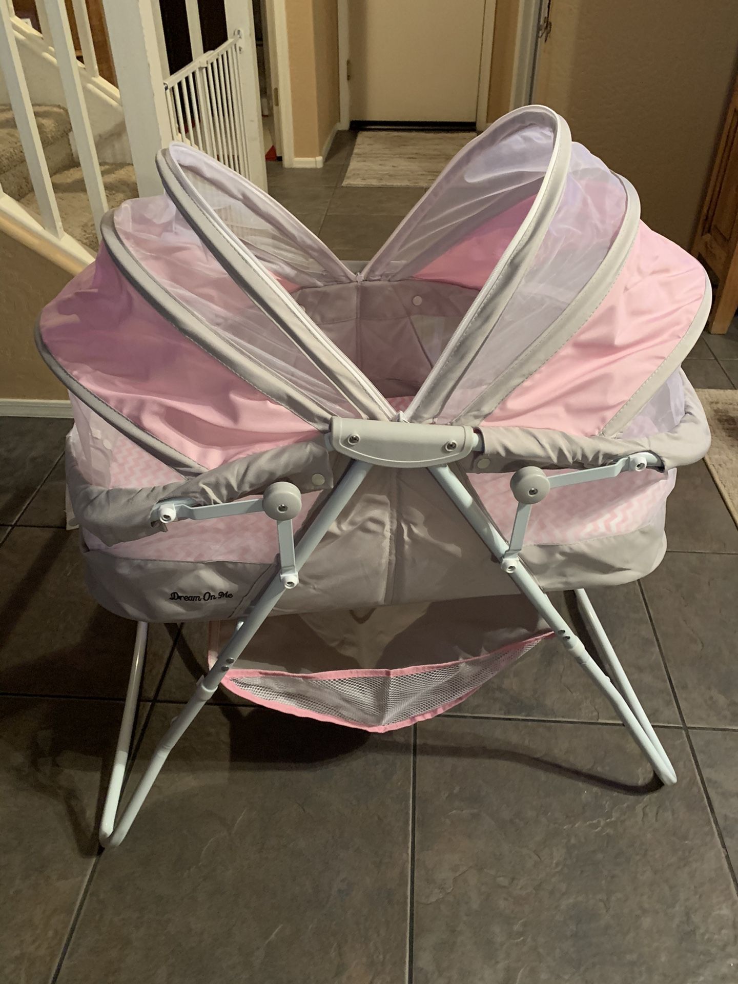 Baby Dream on Me 2Pink and 1 Green with sheets and Mattress