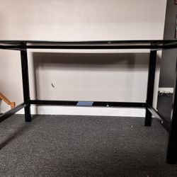 Glass desk (in black)