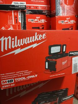 Milwaukee New Light 18M Pack Out 