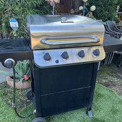 Asador De Gas, No Incluye Tanque