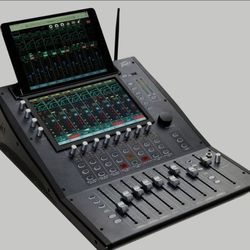 Peavey Mixer Digital 28 Channels 