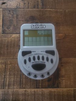 Mega screen solitaire electronic handheld game