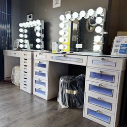 Vanity Sets- Vanity Chairs Available (Take It Home In Payments/ llévatelo a casa en pagos) 