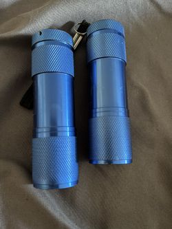 2 Flashlights 
