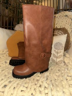 Women’s boots size 6.5