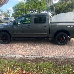 Nissan 2012 Titan Pro 4
