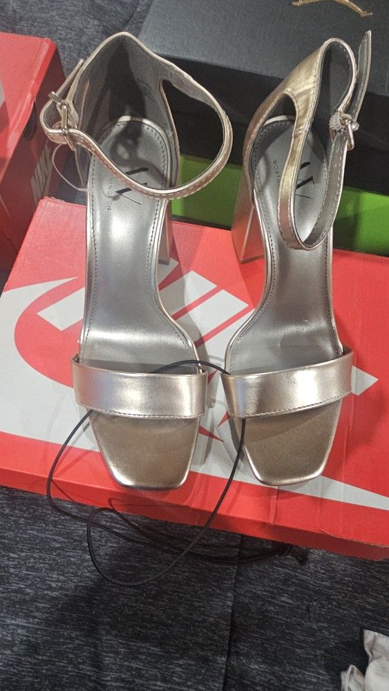 Worthington Size 7 Heels 