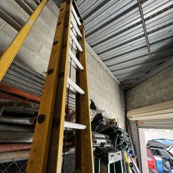 Dewalt 24’ Fiberglass Extension Ladder