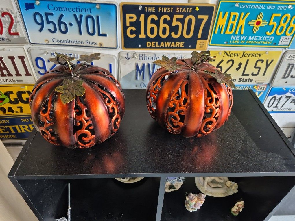 2 Metal Pumpkin