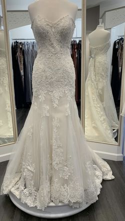 Mermaid Wedding Dress With Bustle for Sale in Modesto, CA - OfferUp