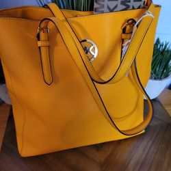 Michael Kors Tote And Wallet