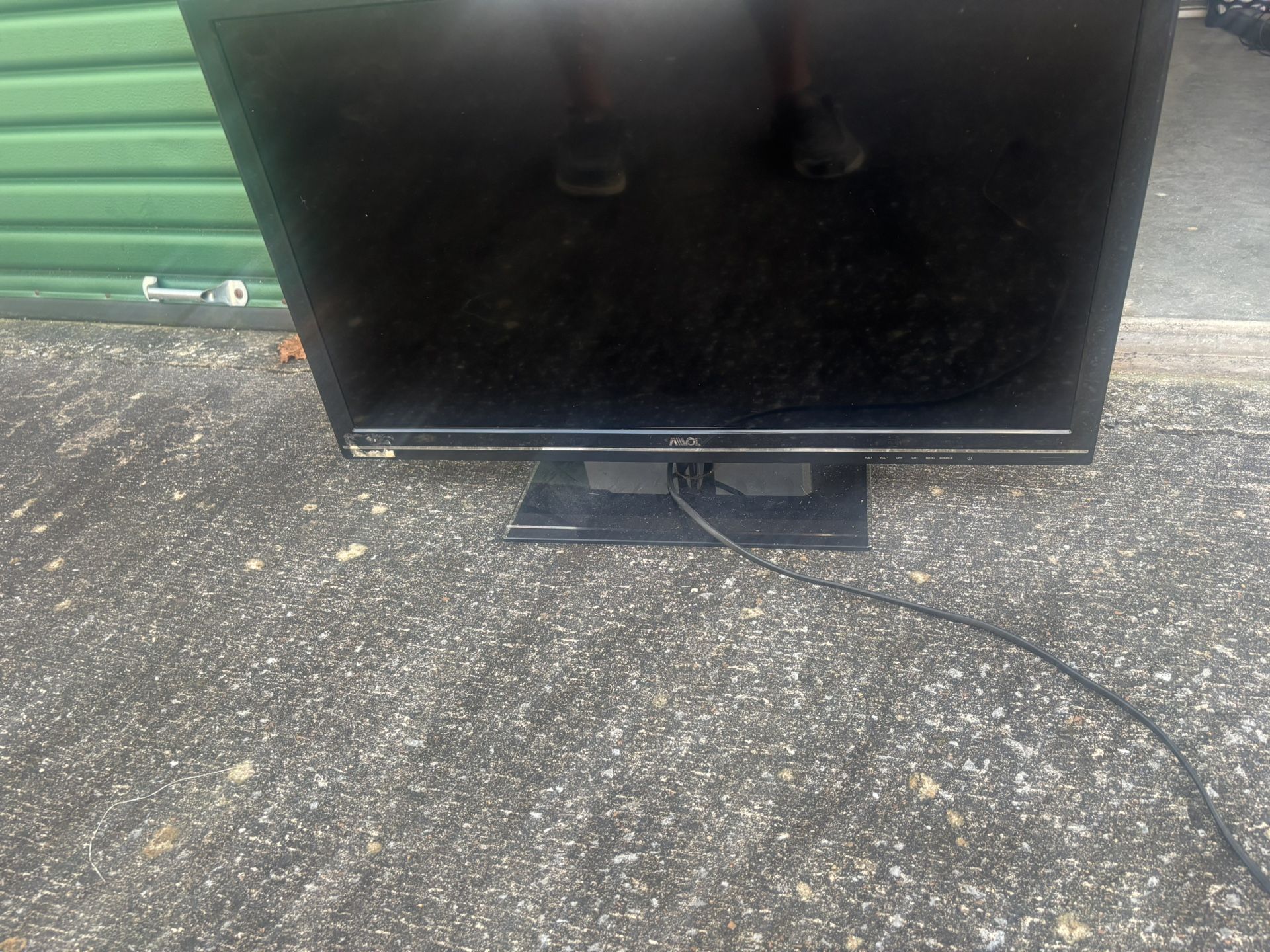 32" Avol Tv