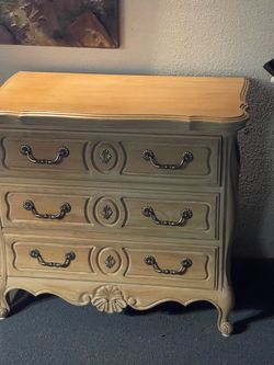👉🏼PAIR OF HICKORY FRENCH COUNTRY CHESTS 👀