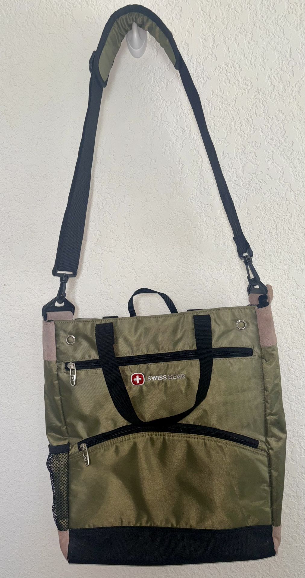 SwissGear Crossbody Travel Tote Bag – $20