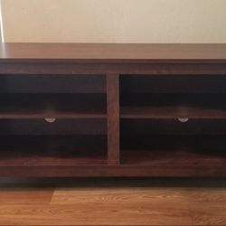 WOOD TV STAND 