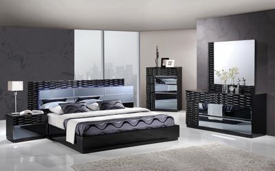 Mirrored Black Bedroom Set