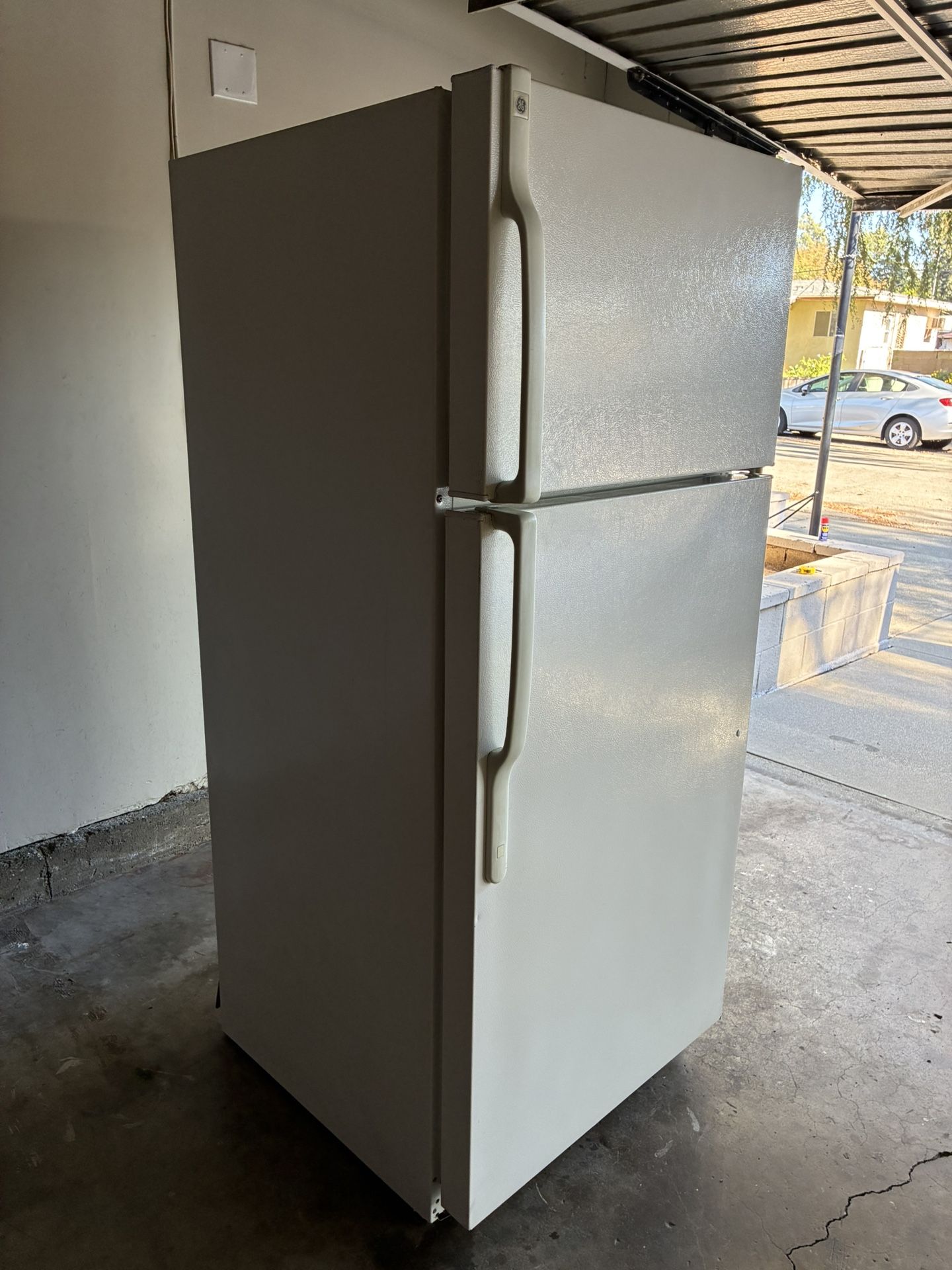 GE Refrigerator