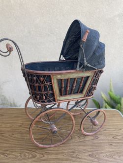 Selling A Vintage doll Buggy , great decorations display