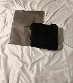 Black essantil hoodie