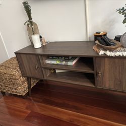 TV Entertainment Set