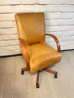 Vintage Leather Executive Office Chair Shermag