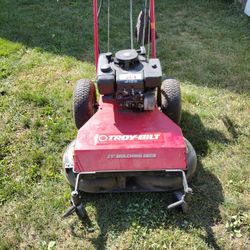 Troy -Bilt 33 In Mulcher Deck Mower
