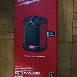 M12 Milwaukee Speaker W/charger