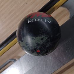 Motive Jackle Bowling Ball, Used 15 Pounds
